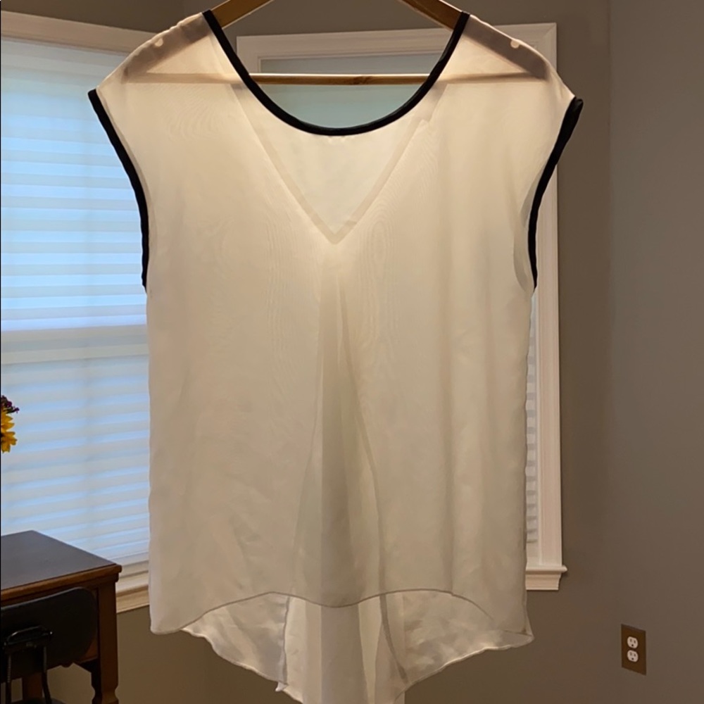 ISSI Sheer Top - Picture 2 of 4
